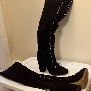 Vince Camuto Sz 7 Over-The-Knee Boots Black Laced Full Zip Block Heel. Worn once